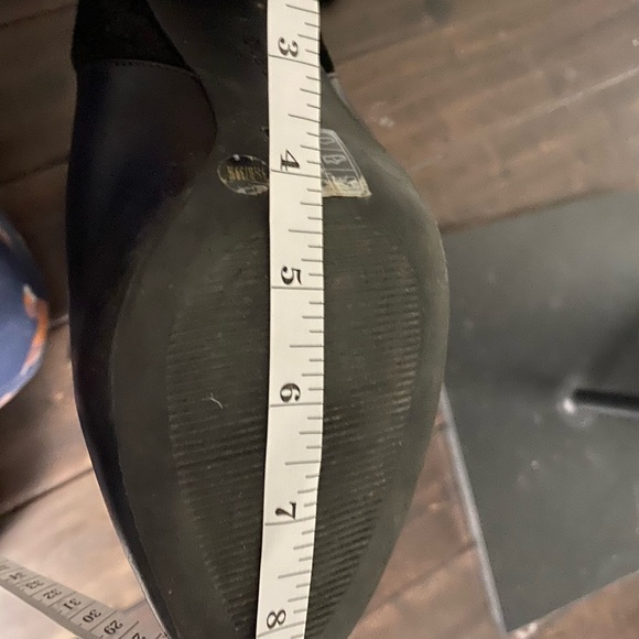 Women's BCBGMAXAZRIA Black Boots Size 9.5B - Picture 5 of 13